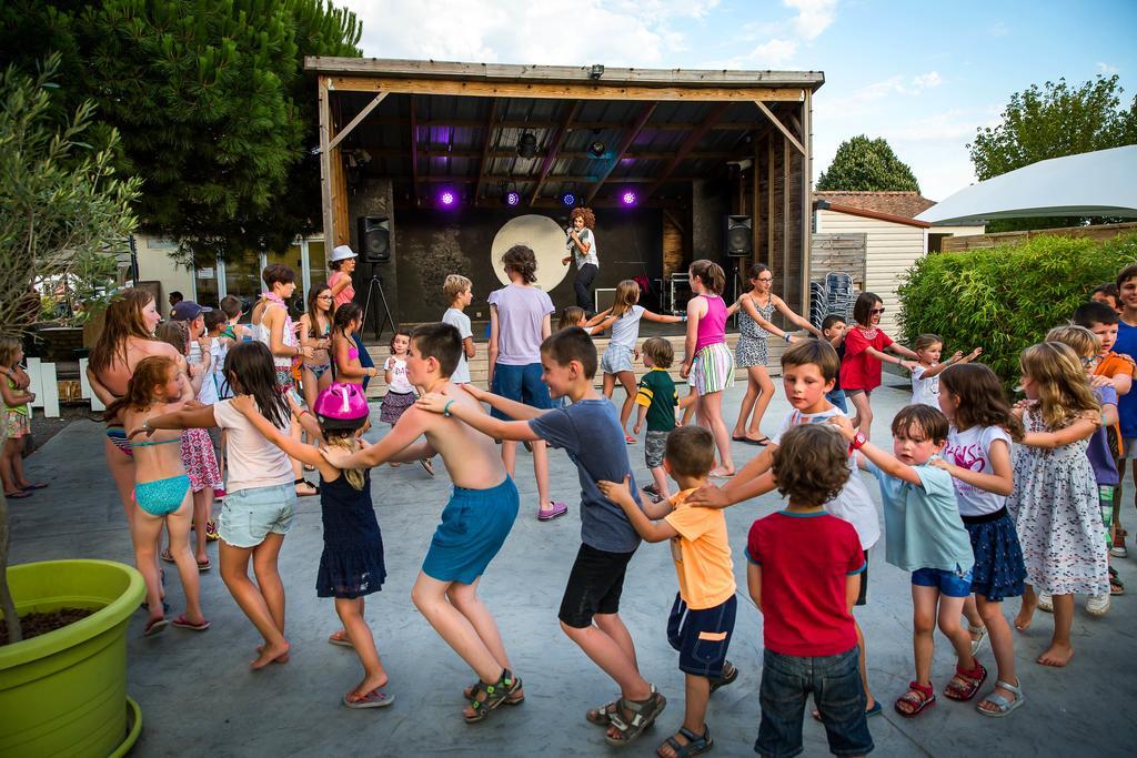 לה פלוט Camping Les Peupliers מראה חיצוני תמונה