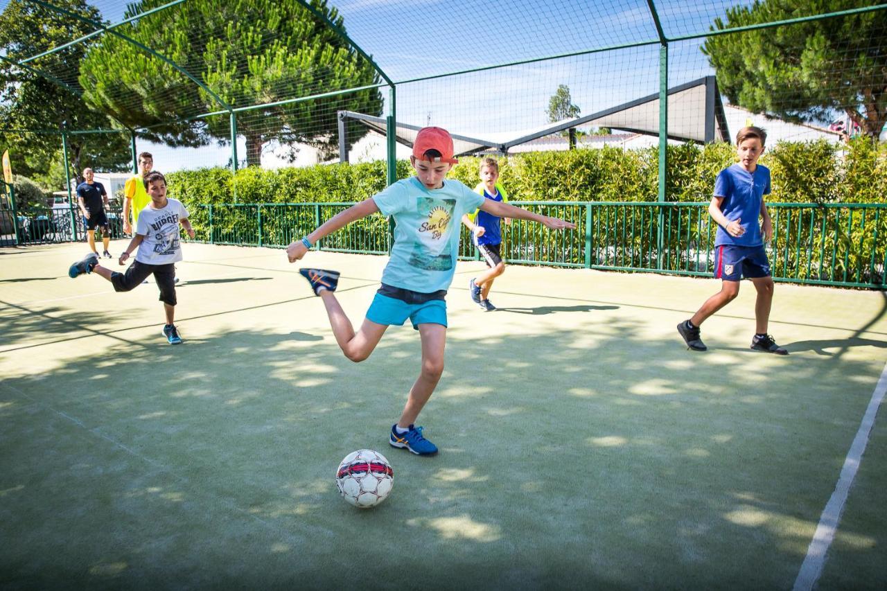 לה פלוט Camping Les Peupliers מראה חיצוני תמונה